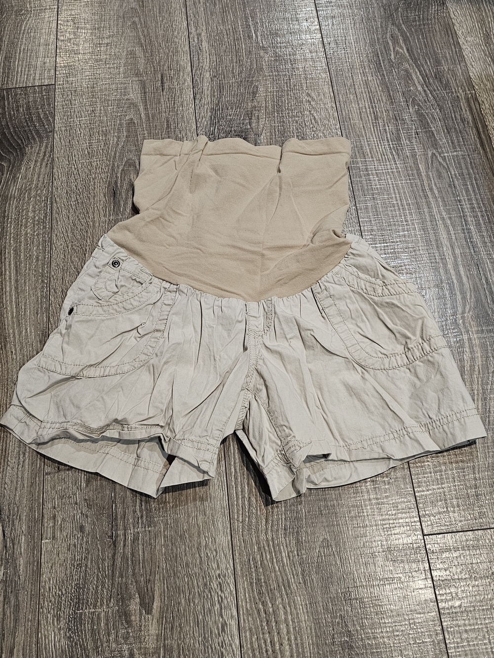 Motherhood Maternity Khaki Cargo Shorts Full Belly Panel Size Small